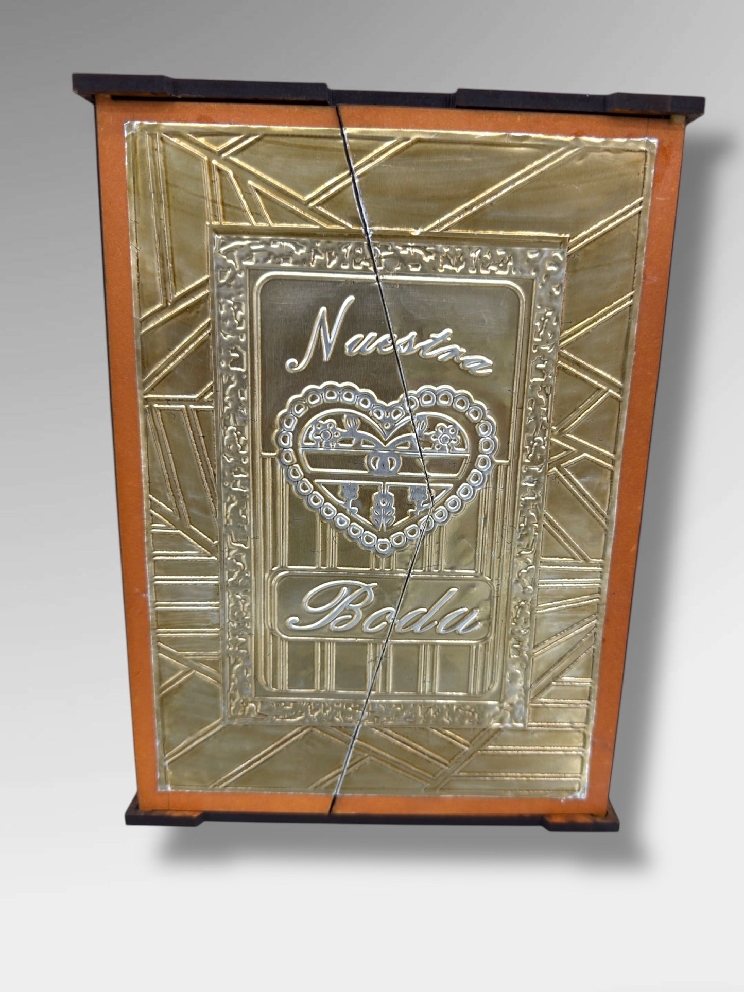 Biblia de boda de repujado y estuche de madera