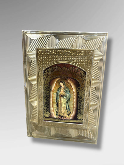 Biblia de Boda con Virgen de Guadalupe y Estuche Repujado en Madera