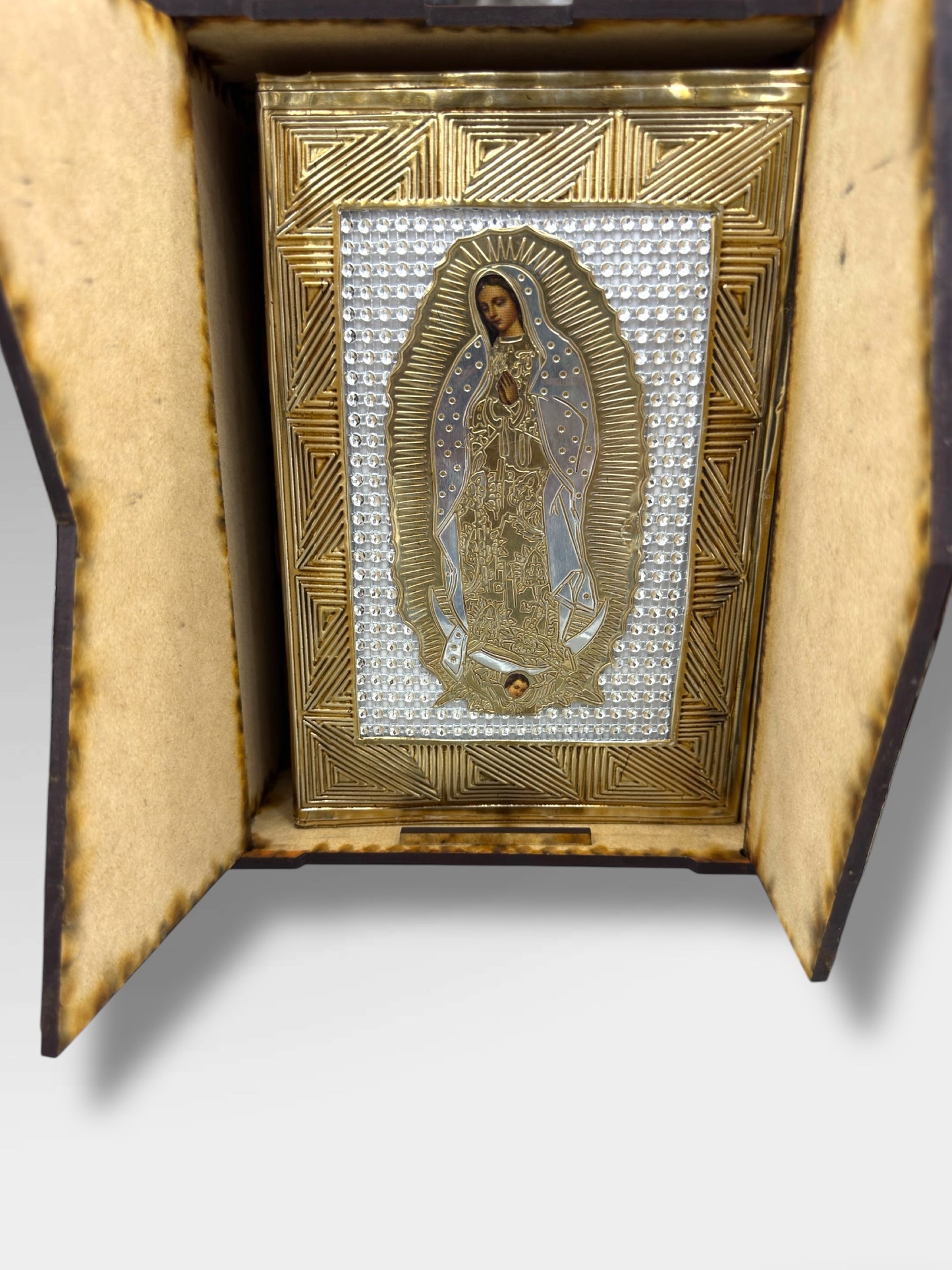 Biblia de boda con imagen de la virgen de Guadalupe y estuche de madera