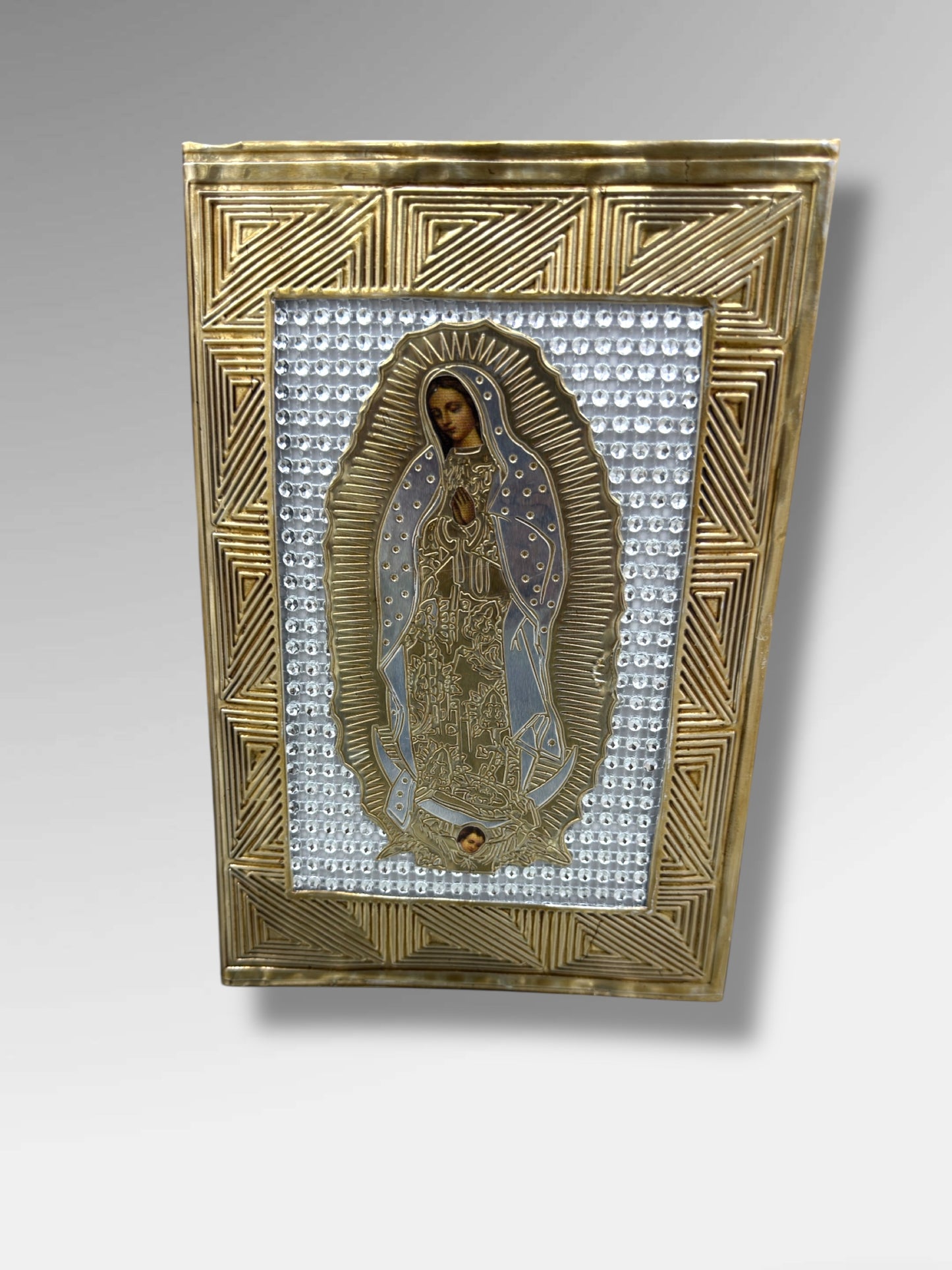Biblia de boda con imagen de la virgen de Guadalupe y estuche de madera